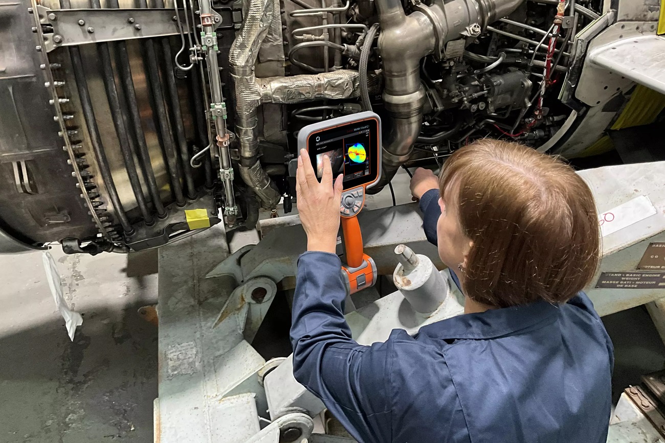 檢測航空發(fā)動機 檢測航空發(fā)動機